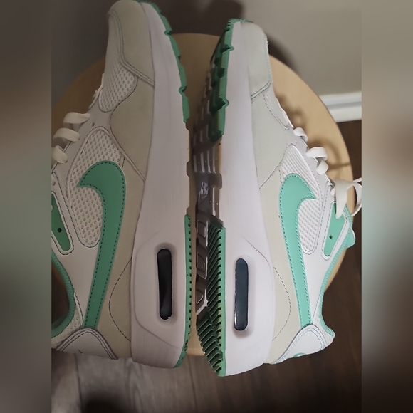 Nike Women's White and Teal Sneakers - Picture 8 of 9